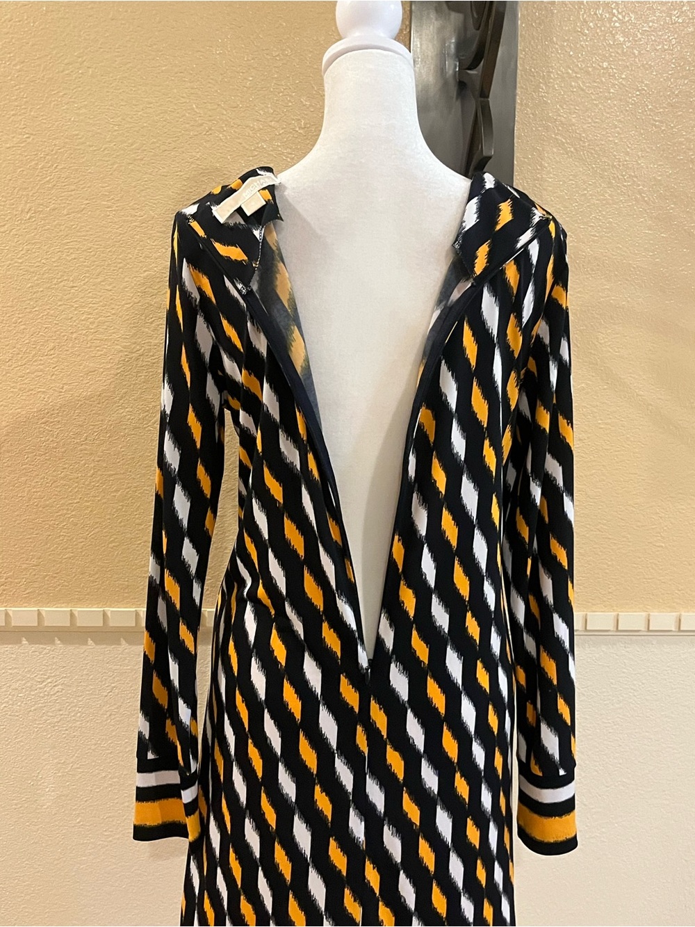 Michael’s Kors Geometric Print Shift Dress Long sleeves. Office, professional S - Picture 6 of 8